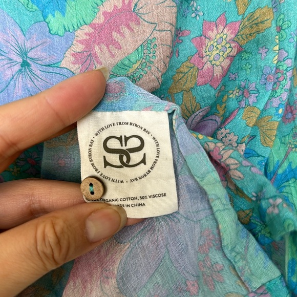 Spell hibiscus blouse - Picture 5 of 7